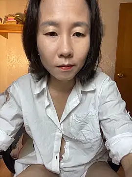 lilysister66 online show from 29, 6, 2026