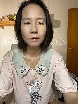 lilysister66 online show from 2, 7, 2026