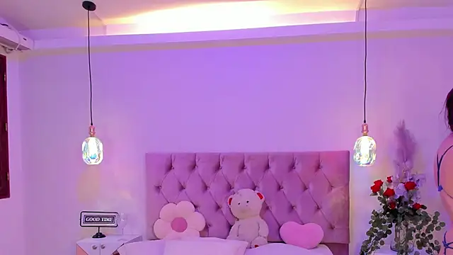 SofiaBloomm online show from 12, 5, 2026