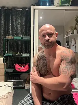 Snapshot of PeachyBlondieandThongman chatting on 21, 3, 2026 PeachyBlondieandThongman online show from 21, 3, 2026