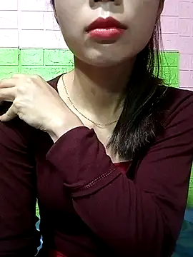 Snapshot of AmyLinee01 chatting on 5, 4, 2026 AmyLinee01 online show from 5, 4, 2026
