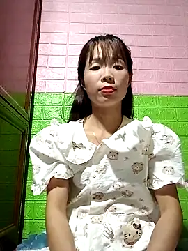 Snapshot of AmyLinee01 chatting on 29, 4, 2026 AmyLinee01 online show from 29, 4, 2026