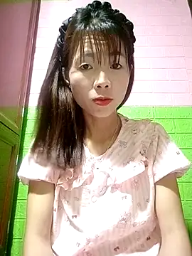 Snapshot of AmyLinee01 chatting on 2, 5, 2026 AmyLinee01 online show from 2, 5, 2026