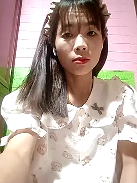 Snapshot of AmyLinee01 chatting on 5, 5, 2026 AmyLinee01 online show from 5, 5, 2026