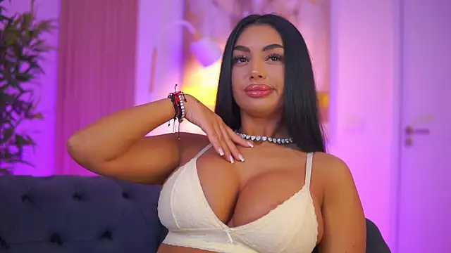 LatinaMorene online show from 16, 4, 2026