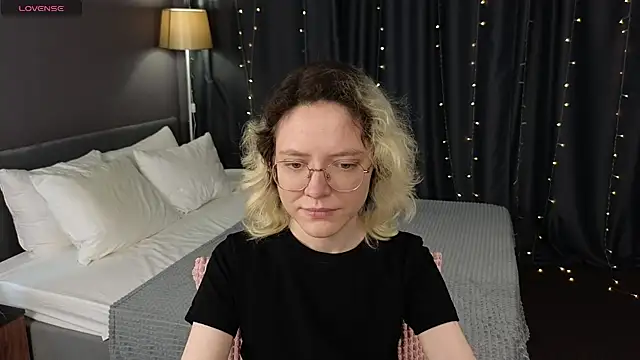 Snapshot of HottoKori chatting on 11, 4, 2026 HottoKori online show from 11, 4, 2026