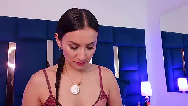 velvetlunaa  online show from 11, 6, 2026