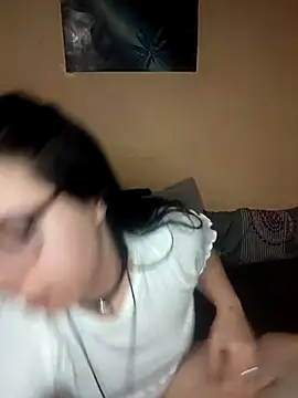 Snapshot of Rue_the_witch6 chatting on 3, 5, 2026 Rue the witch6 online show from 3, 5, 2026