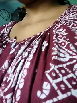 Snapshot of itz-priya chatting on 2, 4, 2026 itz-priya online show from 2, 4, 2026