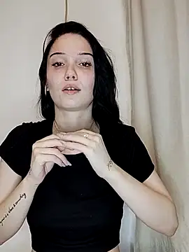 Snapshot of icedrosemarye chatting on 19, 4, 2026 icedrosemarye online show from 19, 4, 2026