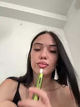 Snapshot of icedrosemarye chatting on 5, 7, 2026 icedrosemarye online show from 5, 7, 2026