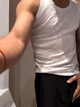 handsome-hunky online show from 8, 4, 2026