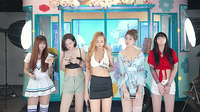 Snapshot of MSN102 chatting on 26, 3, 2026 MSN102 online show from 26, 3, 2026