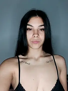 Crissdesire online show from 17, 5, 2026