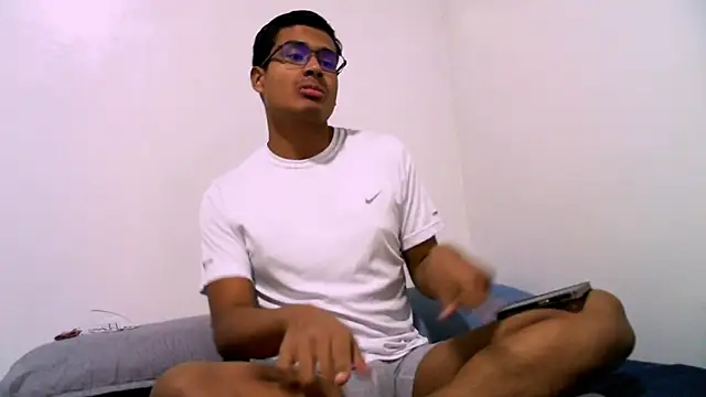 Snapshot of ThiagoVega_ chatting on 19, 4, 2026 ThiagoVega online show from 19, 4, 2026