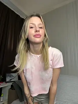 Snapshot of Soralow chatting on 30, 3, 2026 Soralow online show from 30, 3, 2026