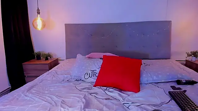 Naomi Doll  online show from 27, 5, 2026