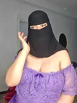 Snapshot of Big_as-big chatting on 8, 4, 2026 Big as-big online show from 8, 4, 2026