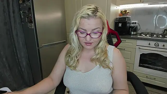 Snapshot of secr3tmistress chatting on 18, 4, 2026 secr3tmistress online show from 18, 4, 2026