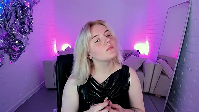 Snapshot of KathyBriggs chatting on 30, 5, 2026 KathyBriggs online show from 30, 5, 2026