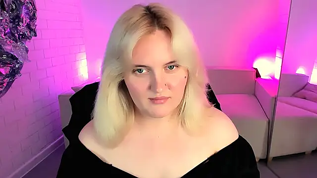 Snapshot of KathyBriggs chatting on 18, 6, 2026 KathyBriggs online show from 18, 6, 2026