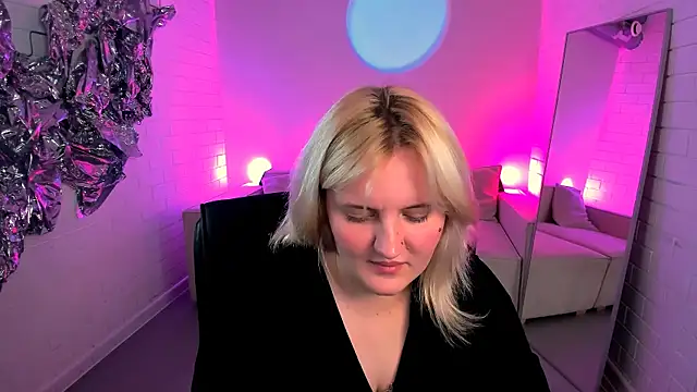 Snapshot of KathyBriggs chatting on 29, 6, 2026 KathyBriggs online show from 29, 6, 2026