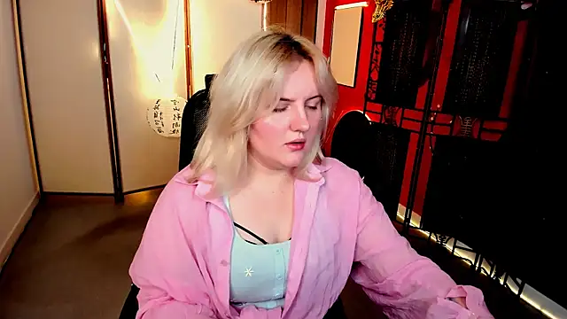 Snapshot of KathyBriggs chatting on 1, 7, 2026 KathyBriggs online show from 1, 7, 2026