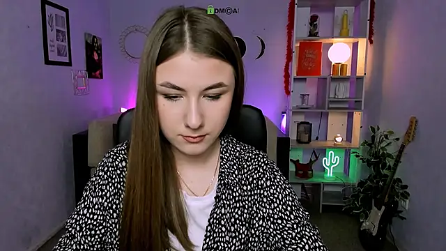 Snapshot of luna_wisper chatting on 3, 4, 2026 luna wisper online show from 3, 4, 2026