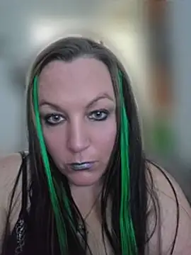 Snapshot of Queenemerald chatting on 6, 7, 2026 Queenemerald online show from 6, 7, 2026