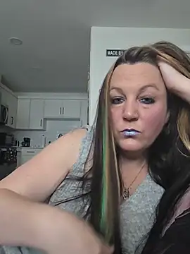 Snapshot of Queenemerald chatting on 7, 7, 2026 Queenemerald online show from 7, 7, 2026