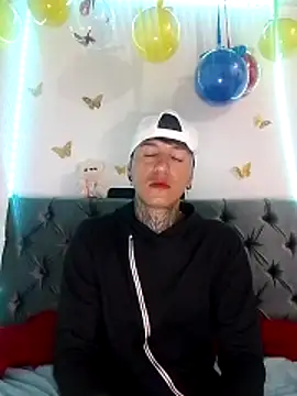 Snapshot of ANDRES_URRIETA chatting on 6, 4, 2026 ANDRES URRIETA online show from 6, 4, 2026