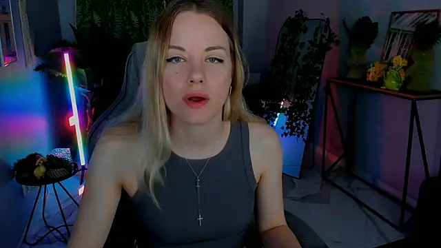 Snapshot of VireliaMoonfall chatting on 16, 6, 2026 VireliaMoonfall online show from 16, 6, 2026