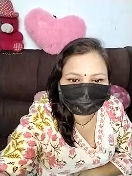 Snapshot of Hoty_bhabii chatting on 5, 8, 2026 Hoty bhabii online show from 5, 8, 2026