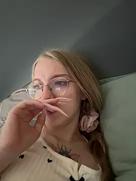 EvaEvis online show from 8, 6, 2026