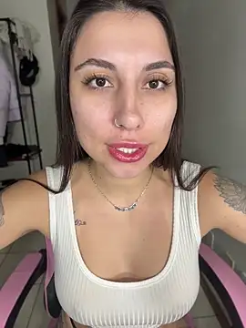 Snapshot of Carolzinhalux69 chatting on 26, 6, 2026 Carolzinhalux69 online show from 26, 6, 2026