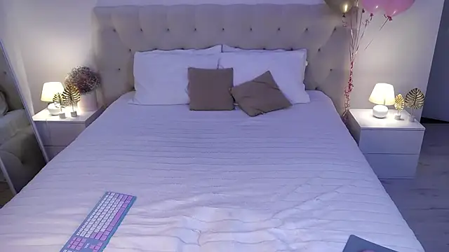AriannaCruise online show from 23, 6, 2026