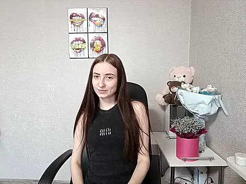 Linda Mur  online show from 4, 4, 2026