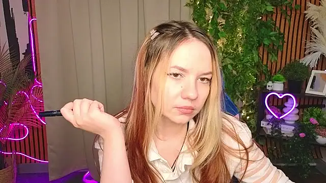 ViolettaSwang online show from 9, 4, 2026