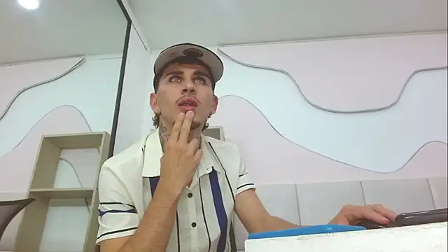 Snapshot of DanntheStiff chatting on 14, 5, 2026 DanntheStiff online show from 14, 5, 2026