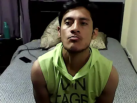 Snapshot of Paul_Velvet chatting on 28, 4, 2026 Paul Velvet online show from 28, 4, 2026