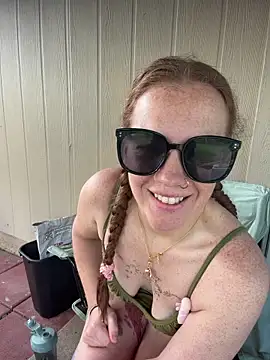 RoxyRedXO12 online show from 13, 4, 2026