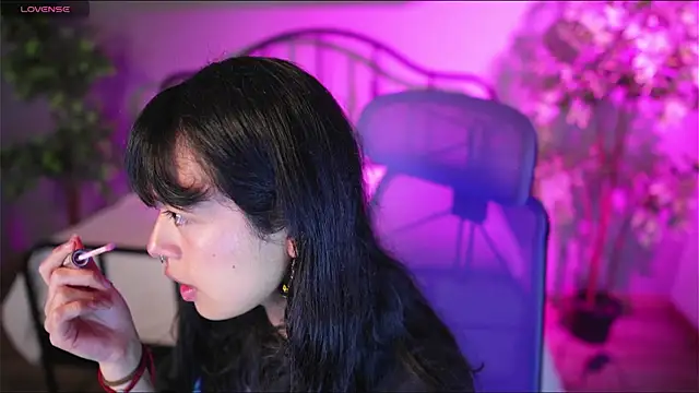Saphyralux online show from 9, 7, 2026