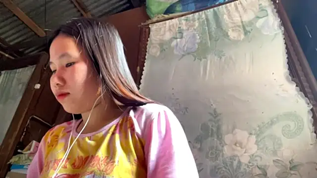 HelgaLoyer online show from 2, 4, 2026