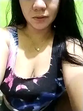 Snapshot of sweety_honey27 chatting on 27, 4, 2026 sweety honey27 online show from 27, 4, 2026
