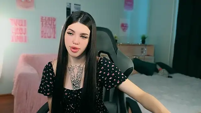 molly rettyy online show from 25, 6, 2026