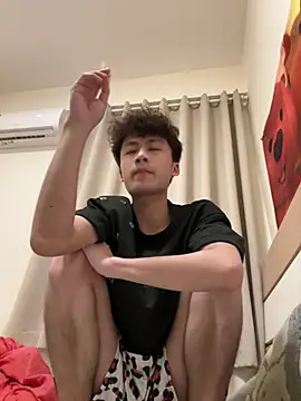 sexyboy-3525 online show from 15, 4, 2026