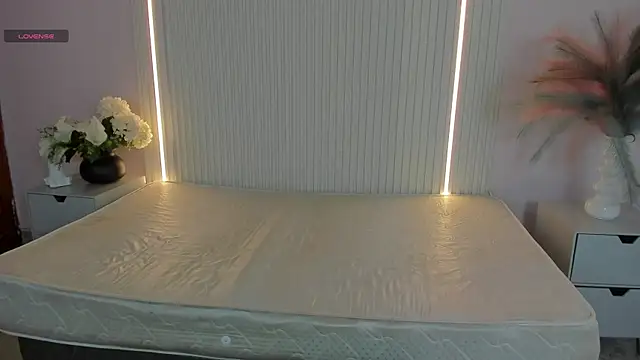 AliceHill8 online show from 12, 4, 2026