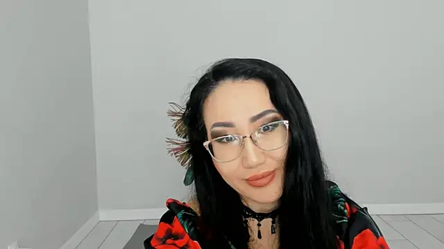 Snapshot of hidden_siren chatting on 2, 4, 2026 hidden siren online show from 2, 4, 2026