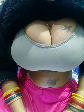 Snapshot of Rufiya_khan0 chatting on 7, 4, 2026 Rufiya khan0 online show from 7, 4, 2026