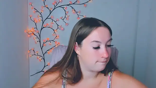 Tiffani Angel online show from 19, 7, 2026